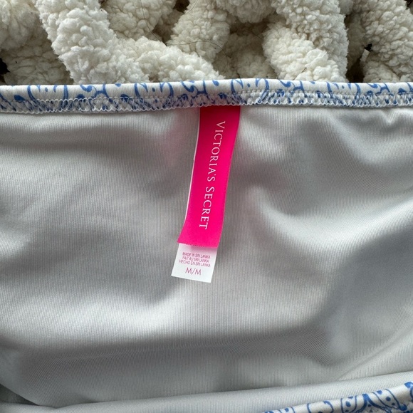 Victorias Secret scalloped edge bikini - Picture 4 of 7